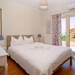 Dimitras Villa *