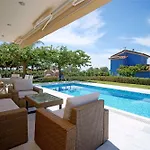 Dimitras Villa