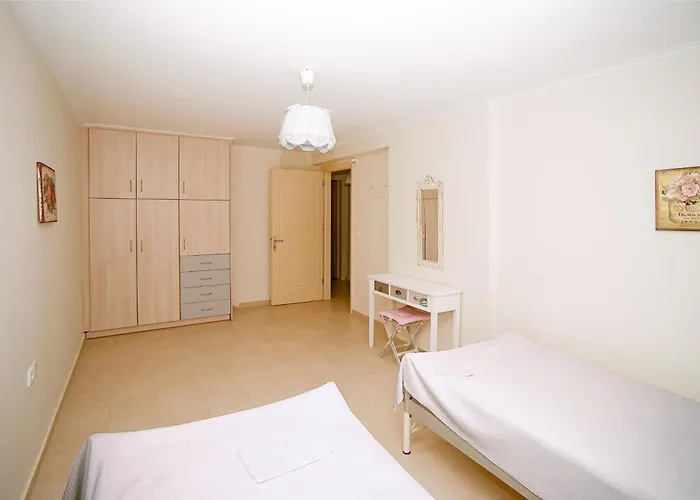 Dimitras Villa *